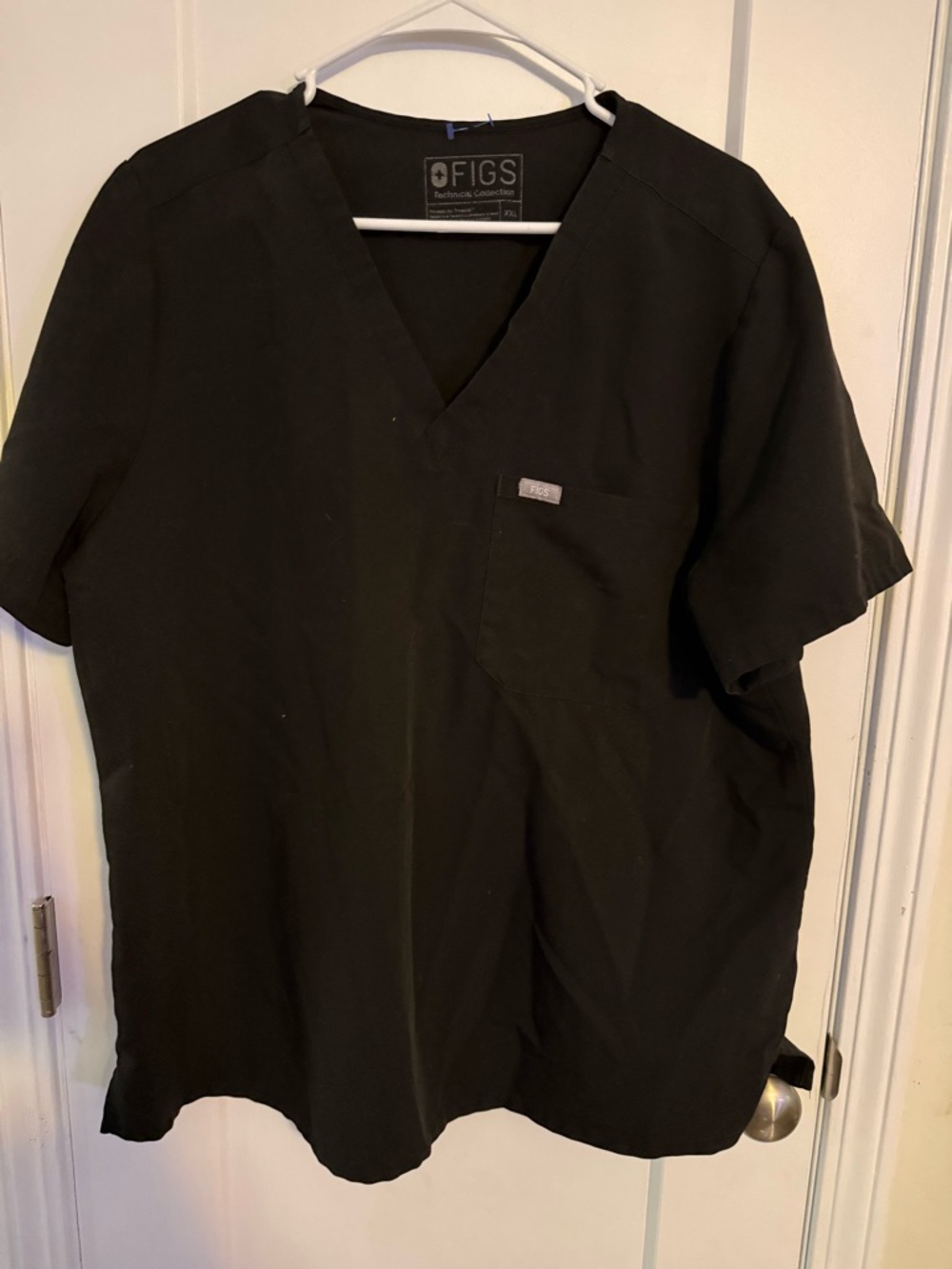 FIGS Womens Black V-Neck Scrub Top
